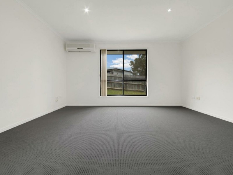 8 Skyline Drive, New Auckland QLD 4680