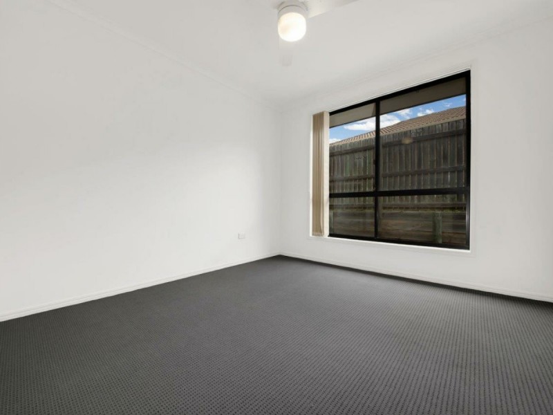 8 Skyline Drive, New Auckland QLD 4680