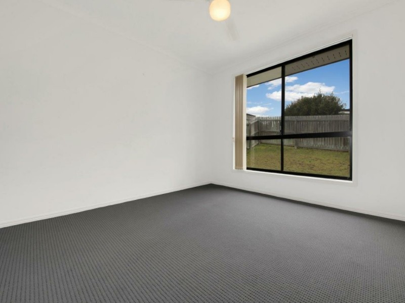 8 Skyline Drive, New Auckland QLD 4680