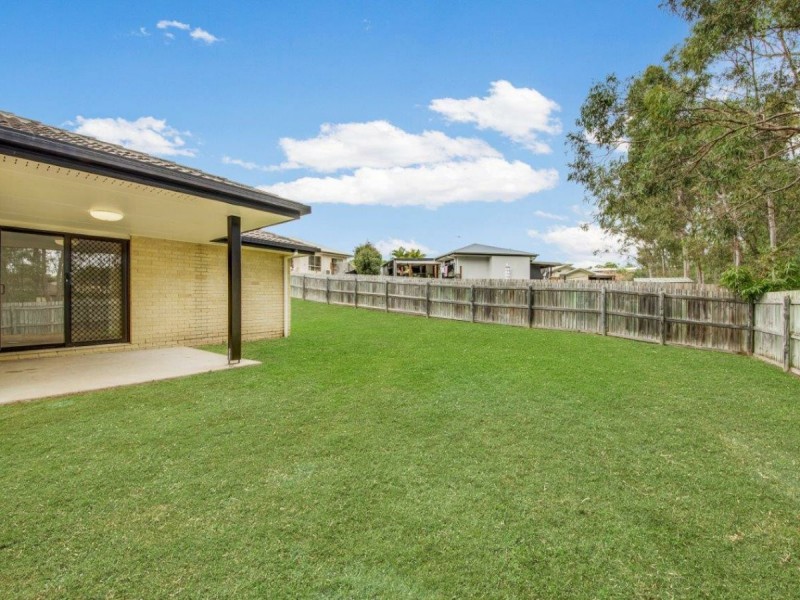 8 Skyline Drive, New Auckland QLD 4680