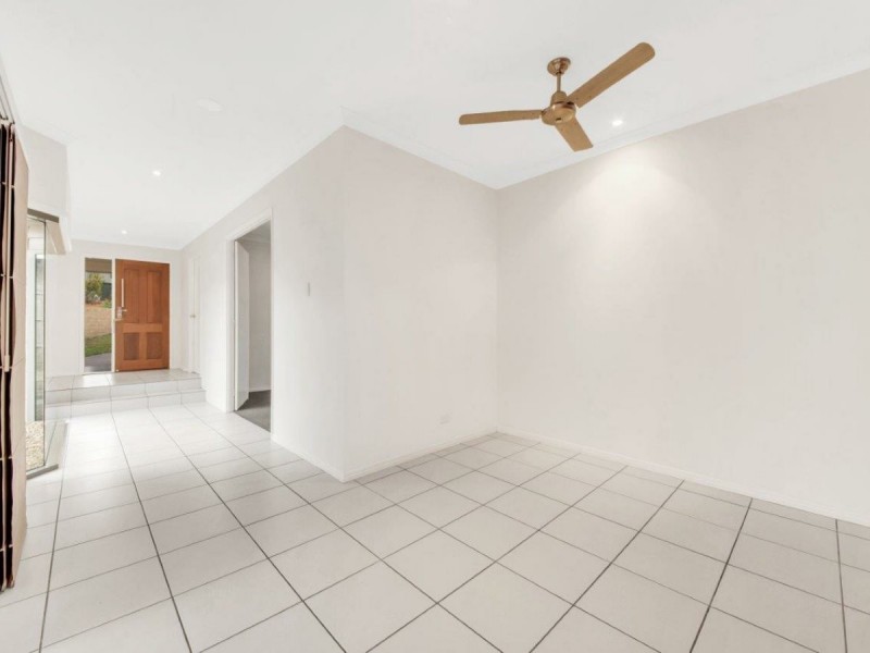 21 Larcom Rise, West Gladstone QLD 4680