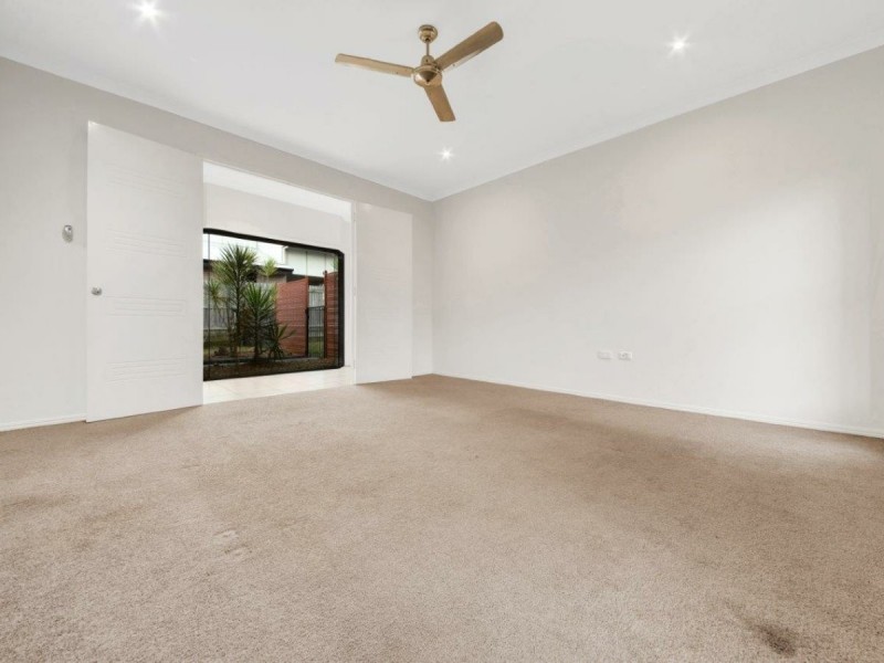 21 Larcom Rise, West Gladstone QLD 4680