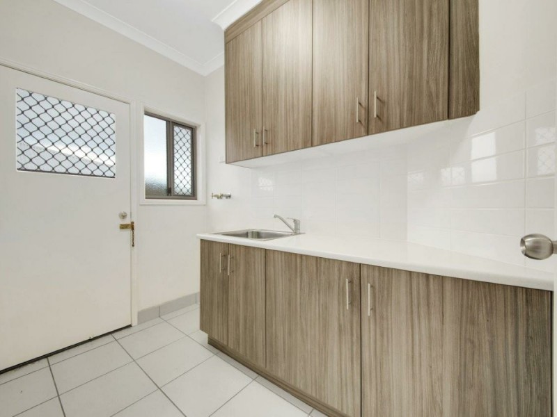 21 Larcom Rise, West Gladstone QLD 4680