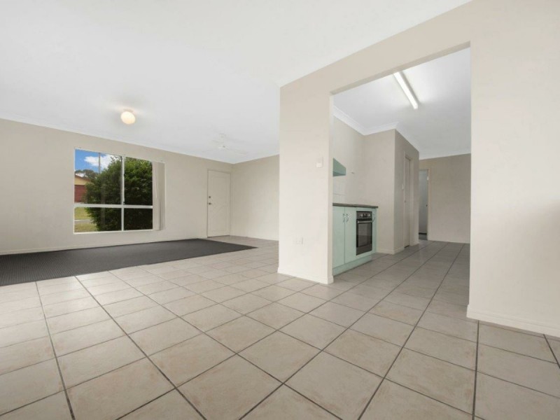 6 Saxonvale Court, New Auckland QLD 4680