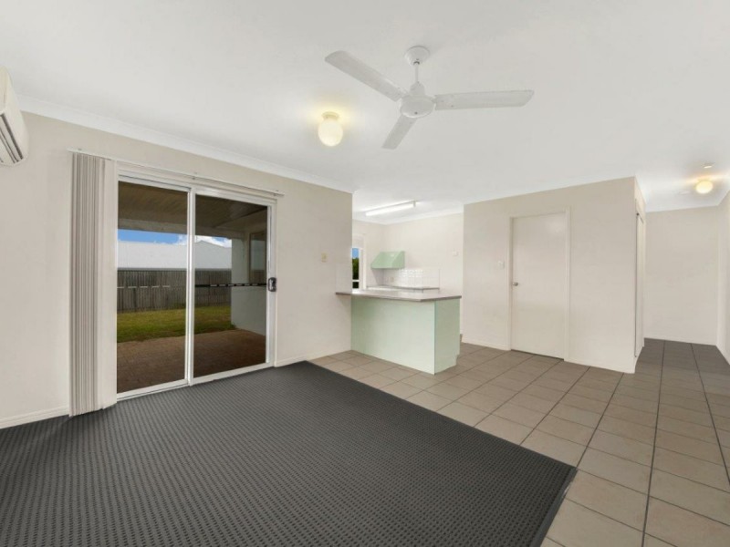 6 Saxonvale Court, New Auckland QLD 4680