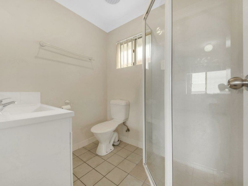 6 Saxonvale Court, New Auckland QLD 4680