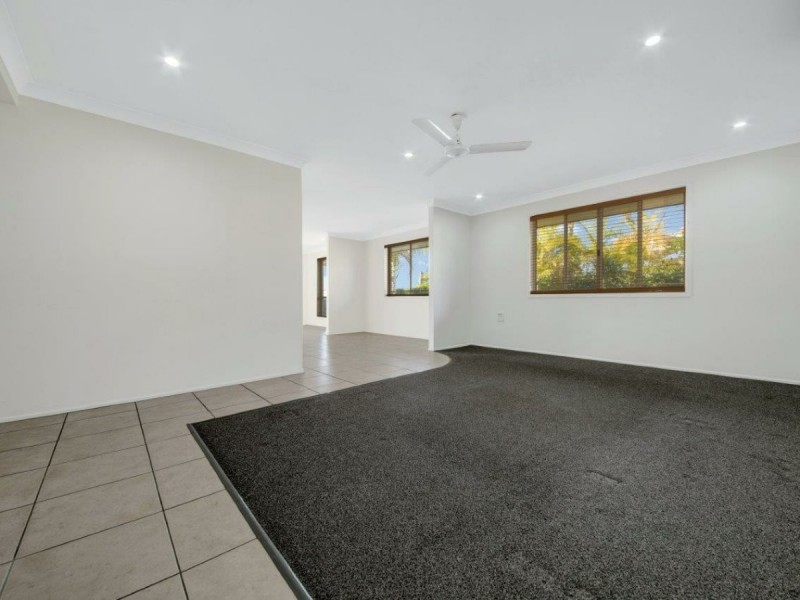 12 Karamea Close, Clinton QLD 4680