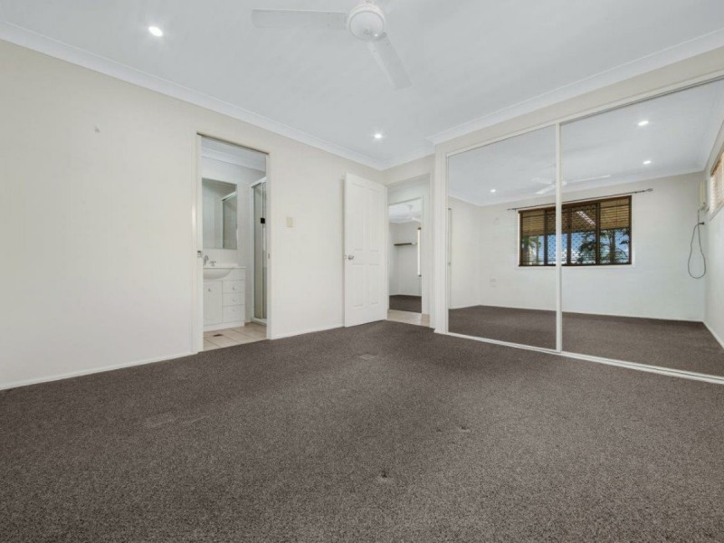 12 Karamea Close, Clinton QLD 4680