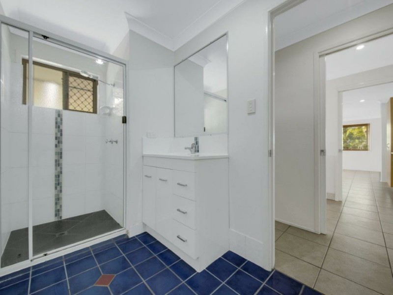 12 Karamea Close, Clinton QLD 4680