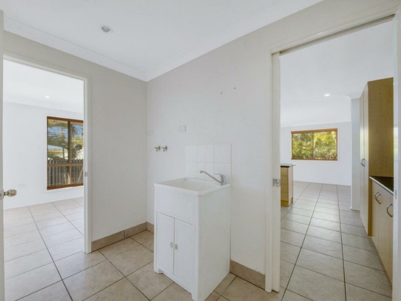 12 Karamea Close, Clinton QLD 4680