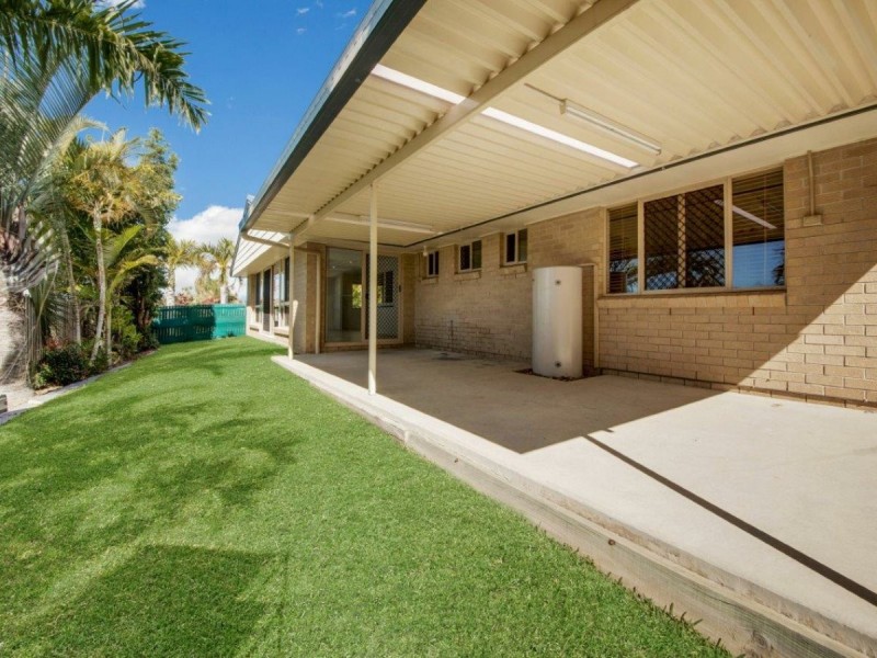 12 Karamea Close, Clinton QLD 4680