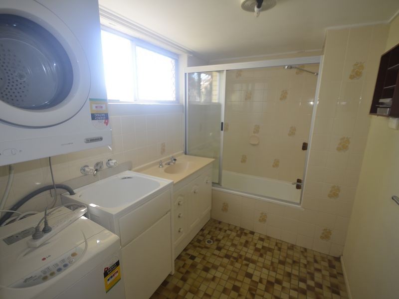 2/2 Fowler Street, West Gladstone QLD 4680