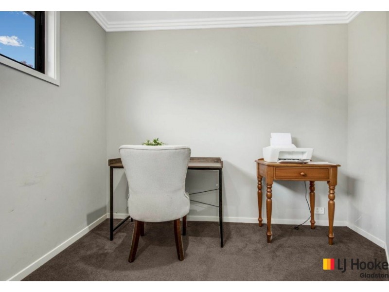27 West Ridge Crescent, West Gladstone QLD 4680