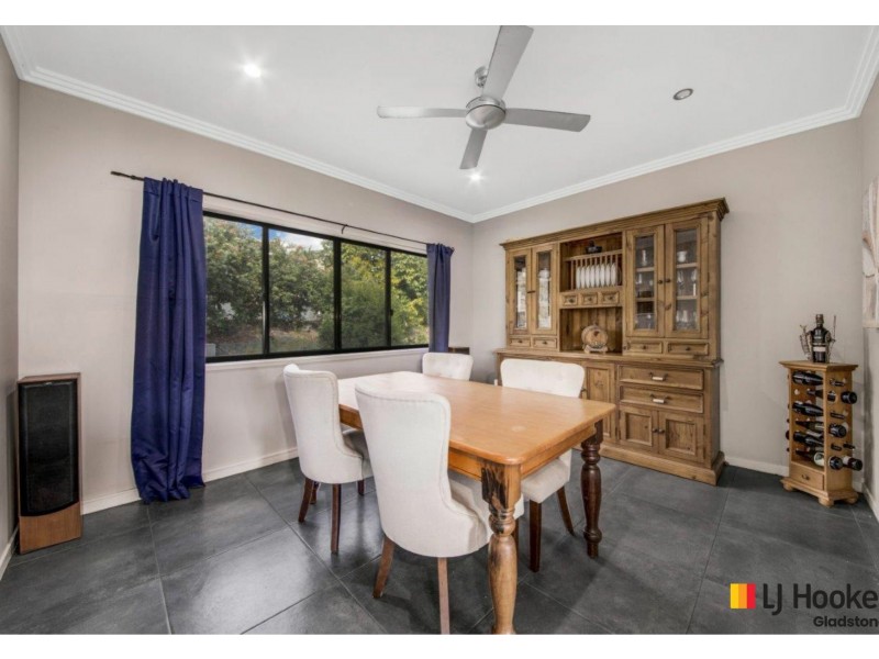 27 West Ridge Crescent, West Gladstone QLD 4680