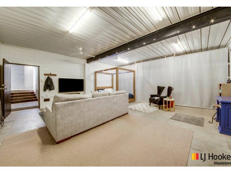 27 West Ridge Crescent, West Gladstone QLD 4680