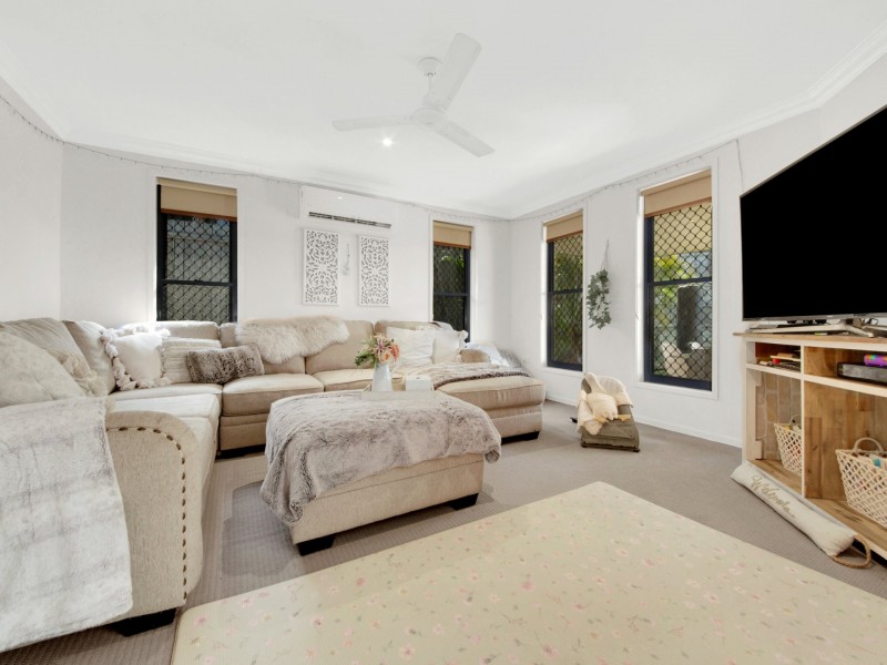 No 114 Dixon Drive, Telina QLD 4680