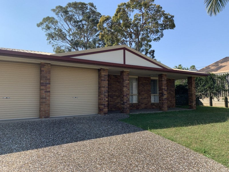 4 Weatherly Court, Clinton QLD 4680
