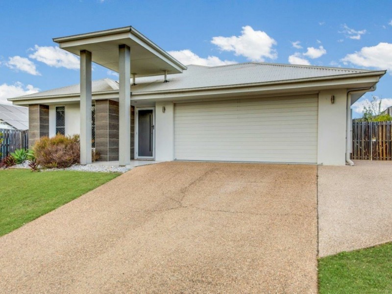 17 Sundowner Road, Clinton QLD 4680