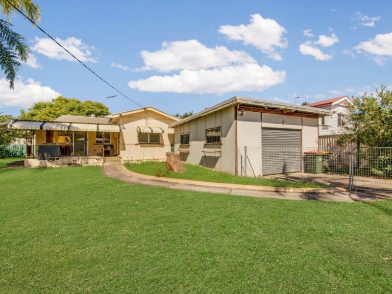 52 Wood Street, Barney Point QLD 4680