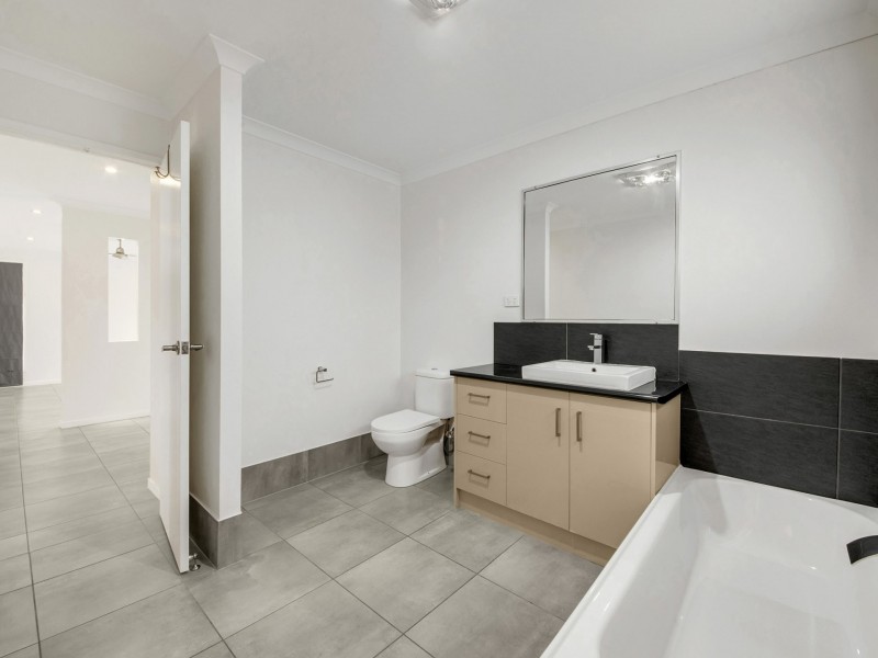 6 Zeus Way, Calliope QLD 4680
