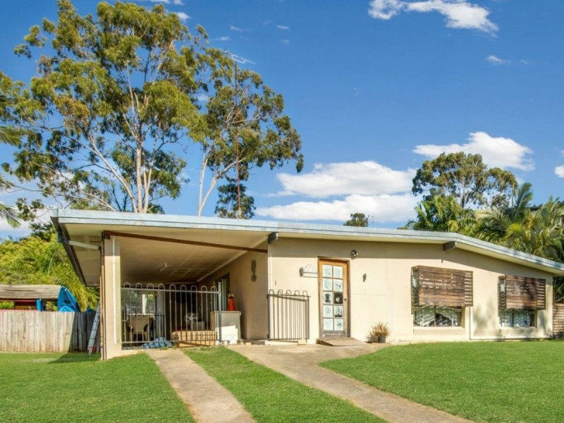 4 Barreenong Street, Glen Eden QLD 4680