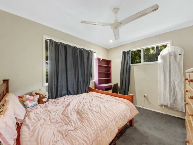 4 Barreenong Street, Glen Eden QLD 4680