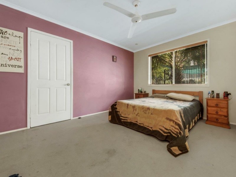 4 Barreenong Street, Glen Eden QLD 4680