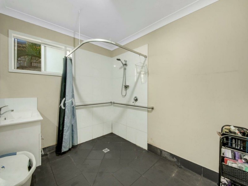 4 Barreenong Street, Glen Eden QLD 4680