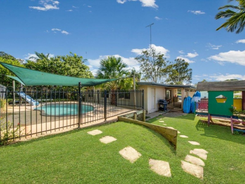 4 Barreenong Street, Glen Eden QLD 4680