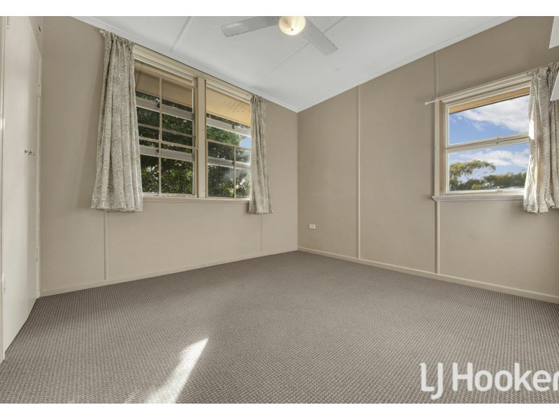 4 Nash Street, West Gladstone QLD 4680