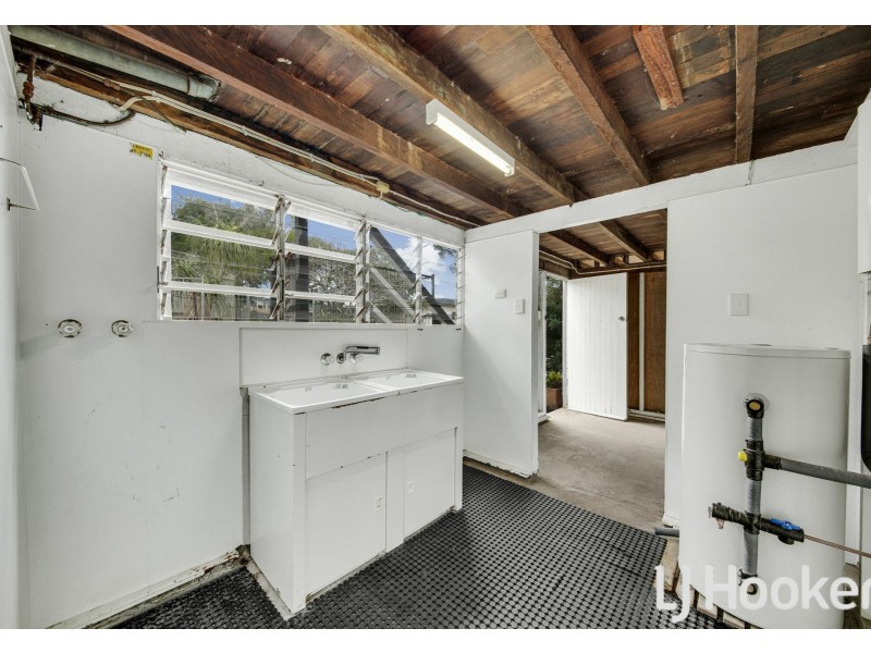 4 Nash Street, West Gladstone QLD 4680