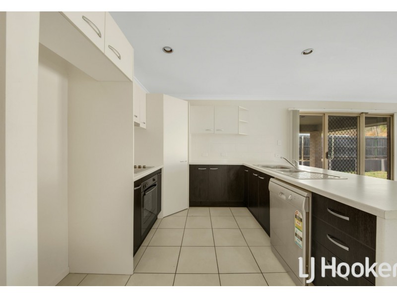 30 Broadwater Place, New Auckland QLD 4680