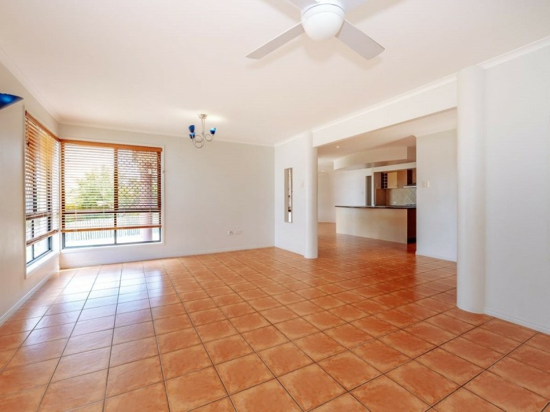 15 Sandringham Close, Telina QLD 4680