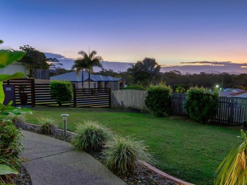 15 Sandringham Close, Telina QLD 4680