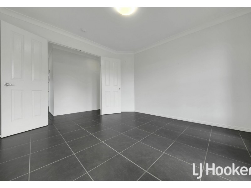 21 Woodland Court, Kirkwood QLD 4680