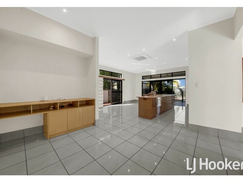 11 Lois Court, New Auckland QLD 4680