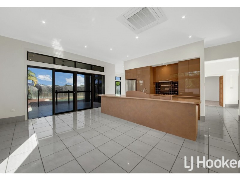 11 Lois Court, New Auckland QLD 4680