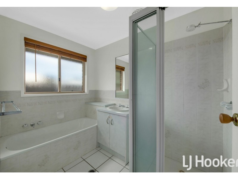 66A Aramac Drive, Clinton QLD 4680