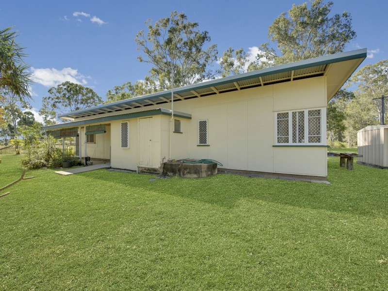 10 Tuckers Road, Boyne Island QLD 4680