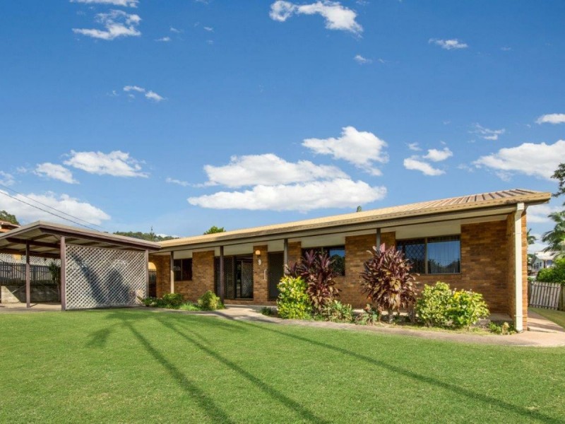 9 Mercedes Street, Clinton QLD 4680