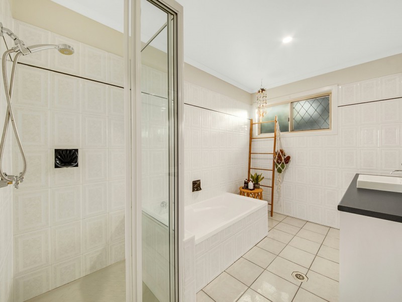 14 Vernon Road, Telina QLD 4680