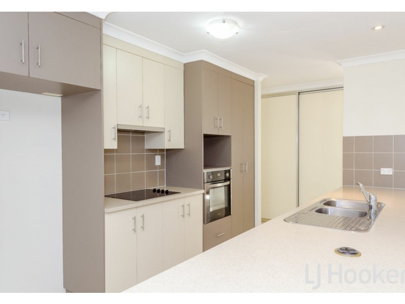 9 Larcom Rise, West Gladstone QLD 4680