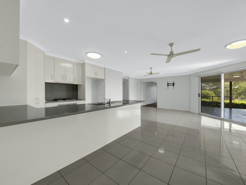 8 Cradle Drive, New Auckland QLD 4680