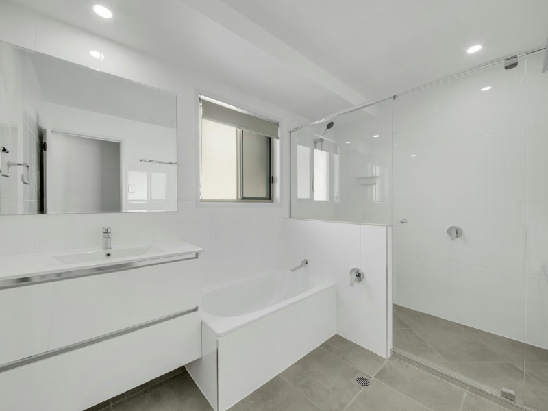 7A Side Street, West Gladstone QLD 4680