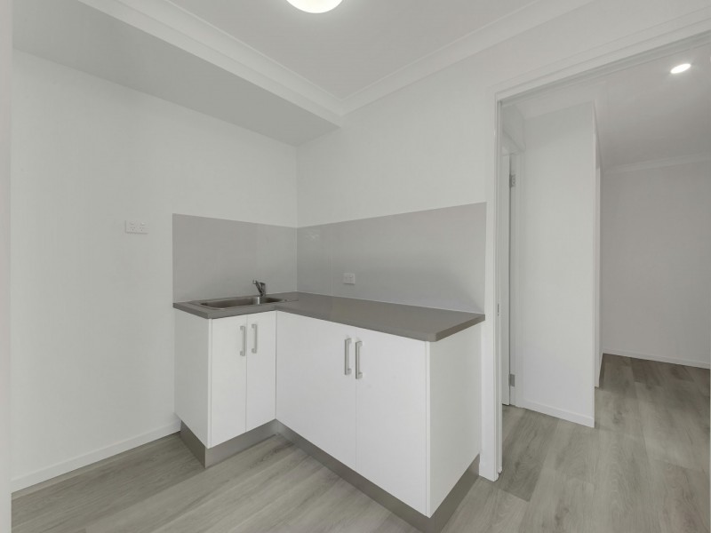 7A Side Street, West Gladstone QLD 4680