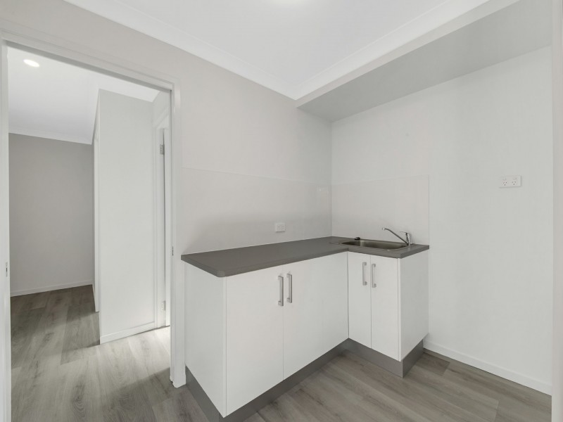 7B Side Street, West Gladstone QLD 4680