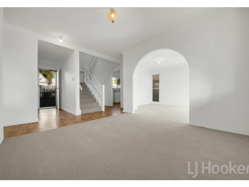 5 Cockatoo Drive, New Auckland QLD 4680
