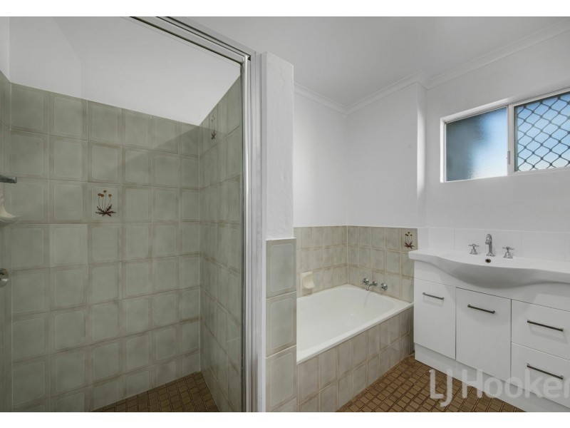 5 Cockatoo Drive, New Auckland QLD 4680
