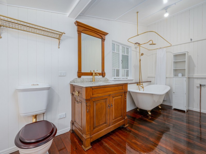 10 Goondoon Street, Gladstone QLD 4680