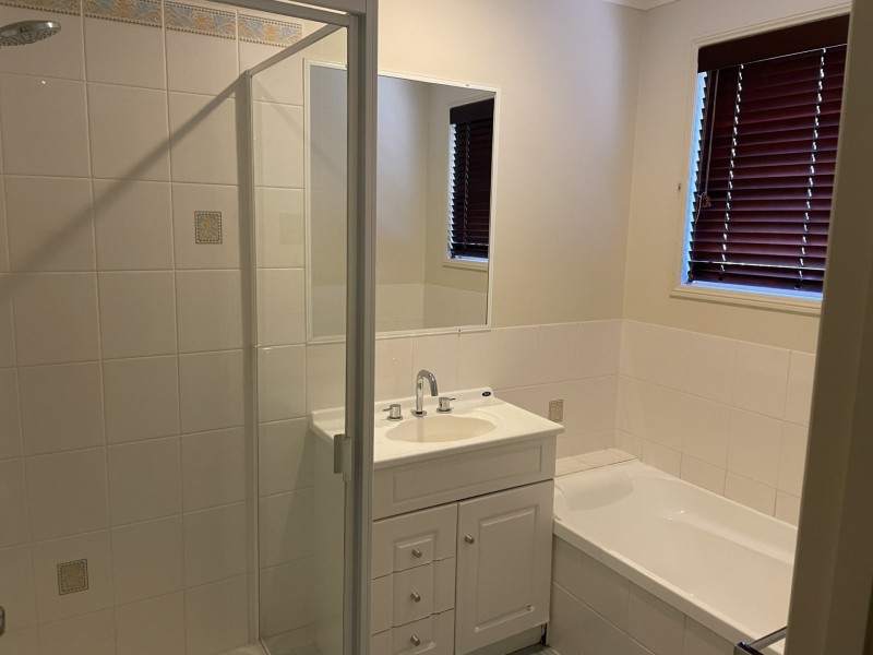 56 Emmadale Drive, New Auckland QLD 4680